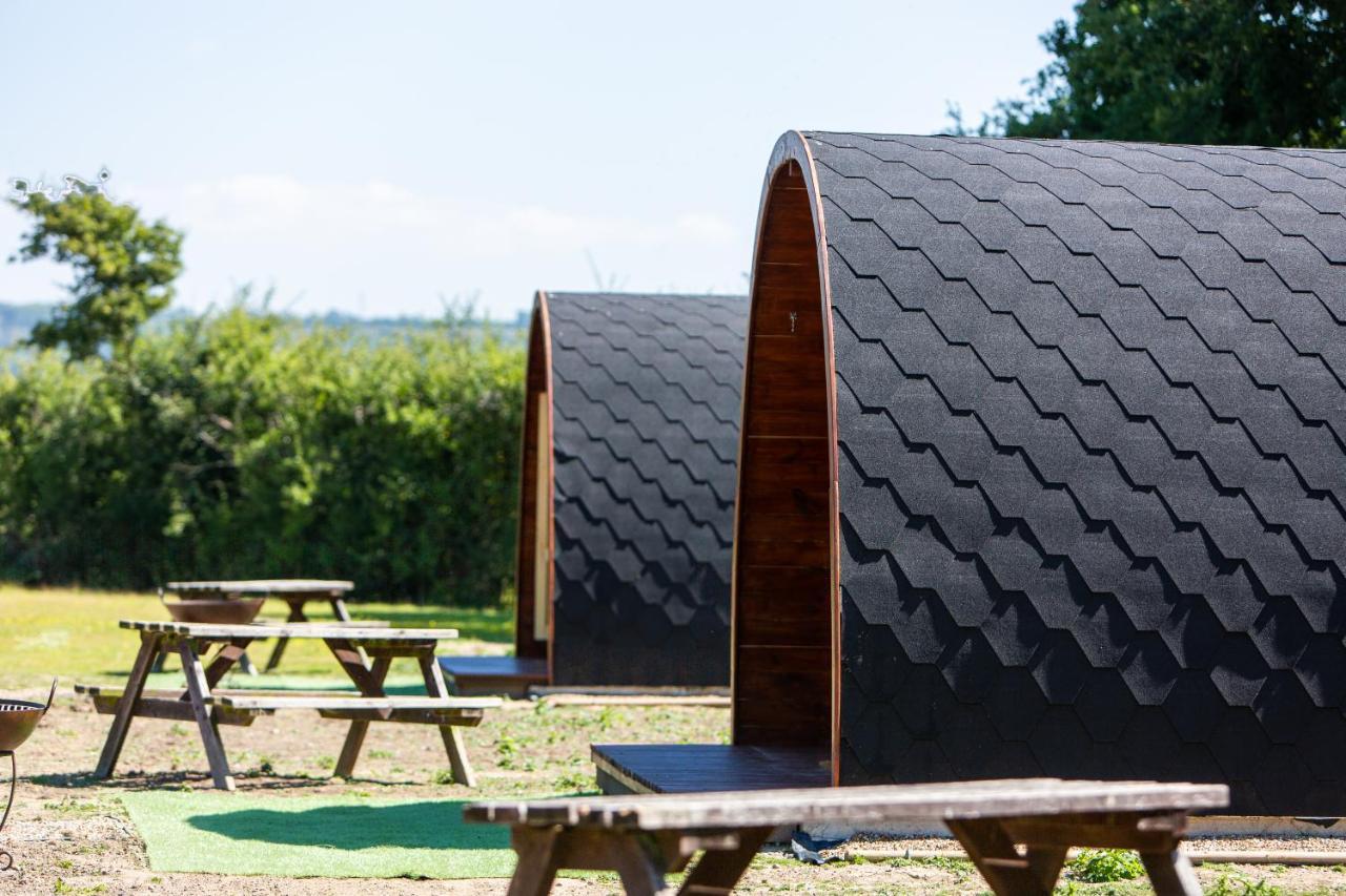 The Woolpack Glamping Hotel Maidstone Exterior photo